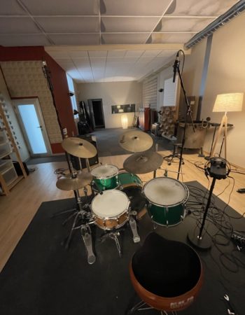 Alquiler estudio de grabación musical y espacio de ensayo | SAUNSGUT
