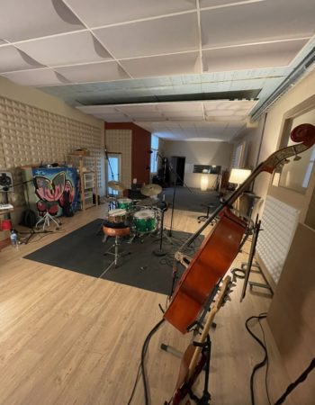 Alquiler estudio de grabación musical y espacio de ensayo | SAUNSGUT