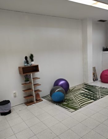 Alquiler sala yoga Valencia | Sala terapias | Centro Alquímico